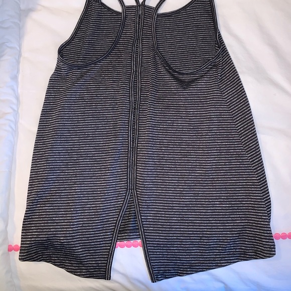 C9 Champion Woman’s Perfromance Tank - Picture 4 of 4